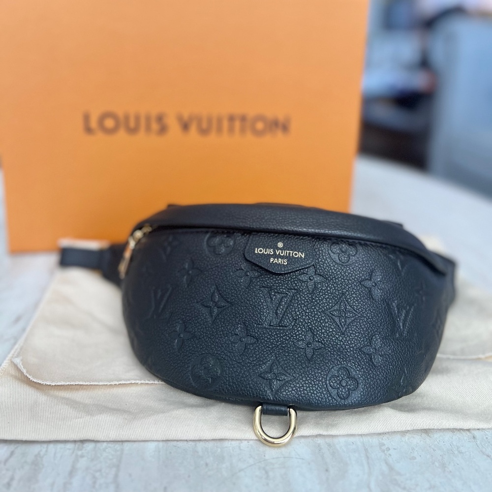 Hot item Louis Vuitton Empteinte Noir Bumbag